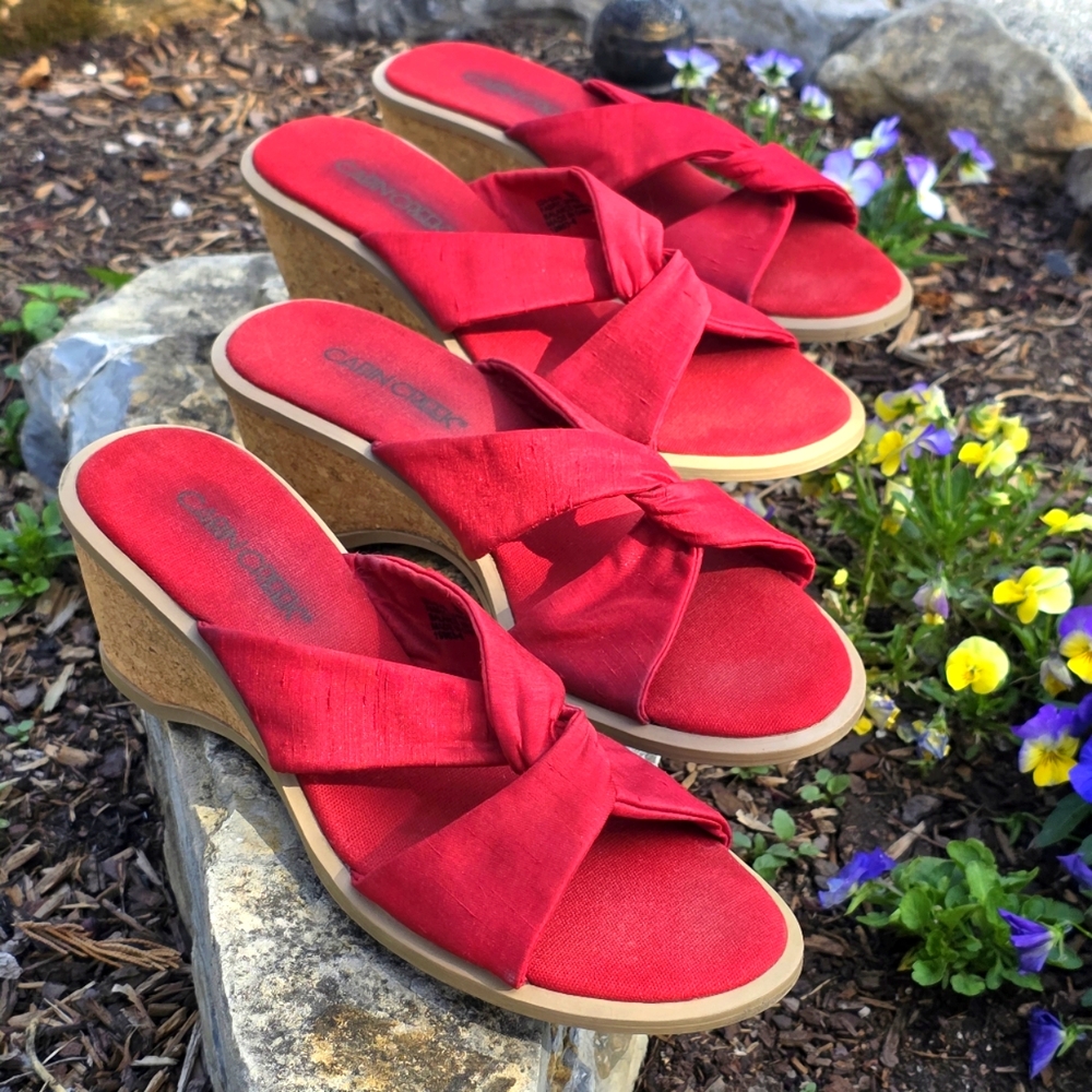 CABIN CREEK ♡ Sweet Rarely Worn Red Simmer Fabric Twist Cork Wedge Sandals 8M